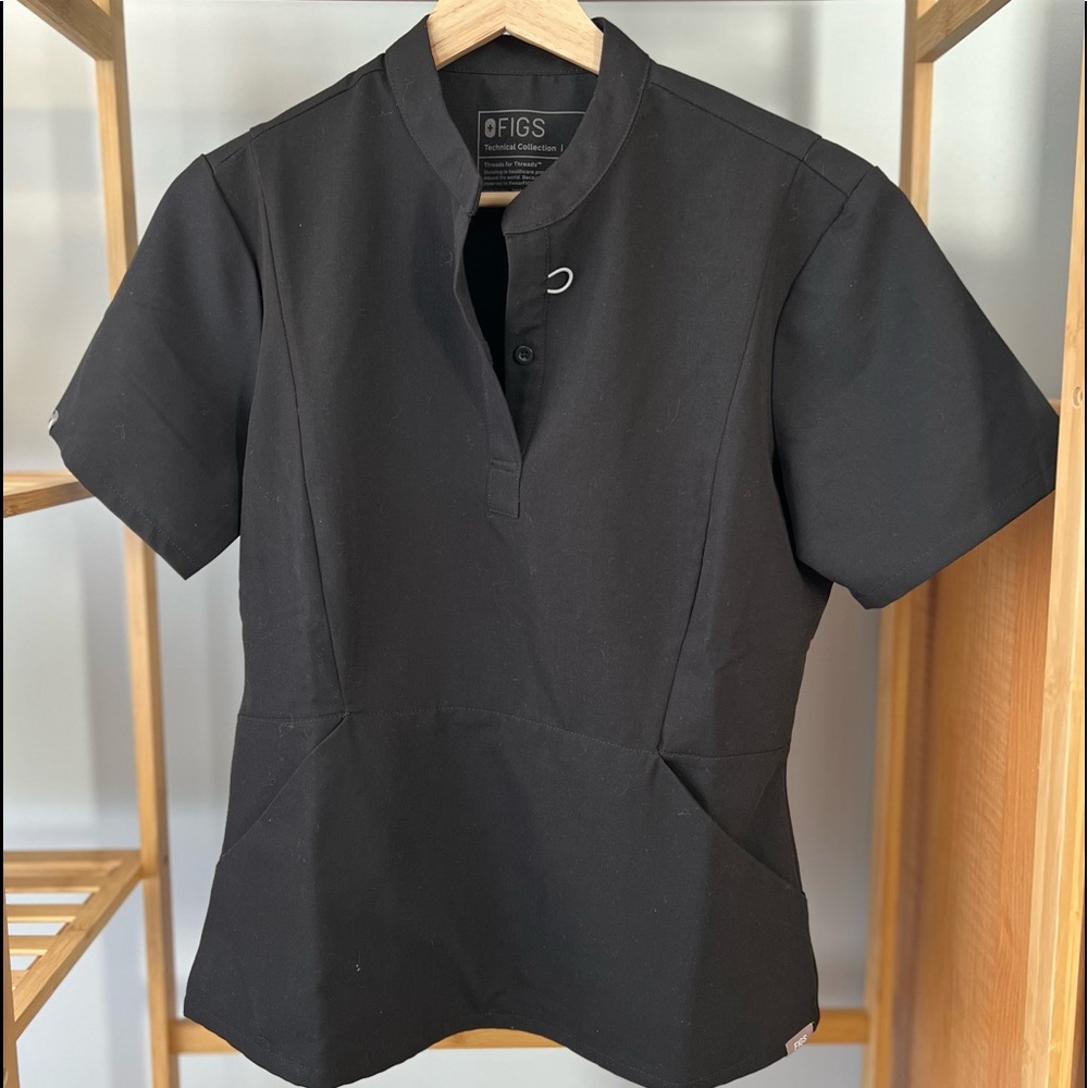 FIGS Women Scrub Top (S)